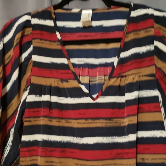 Popover V Neck Tunic - Picture 2 of 4